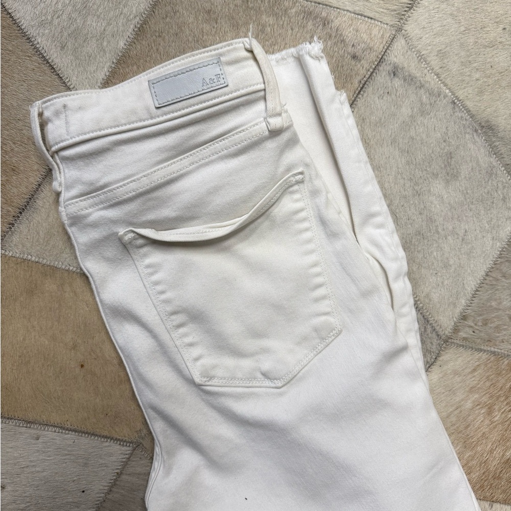 Abercrombie & Fitch Women's White Skinny Jeans